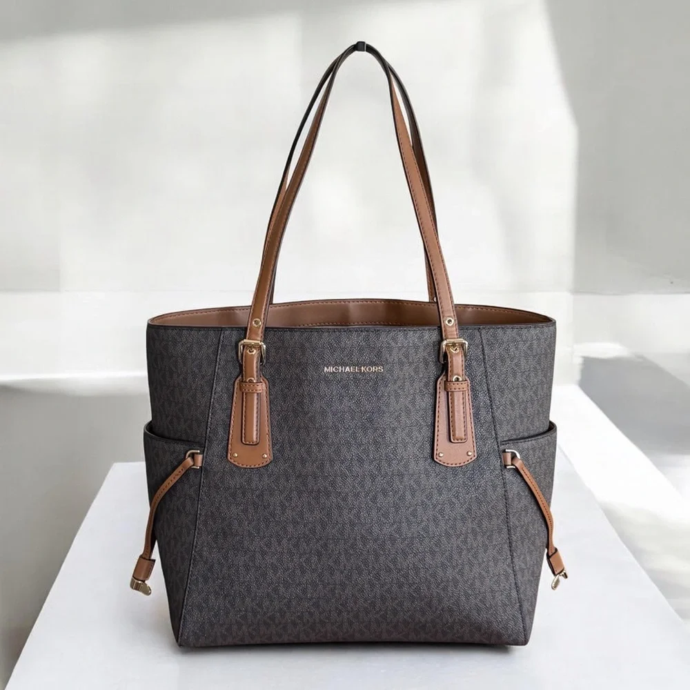 Michael Kors Voyager East West Tote Bag! EUC!! - Picture 1 of 15